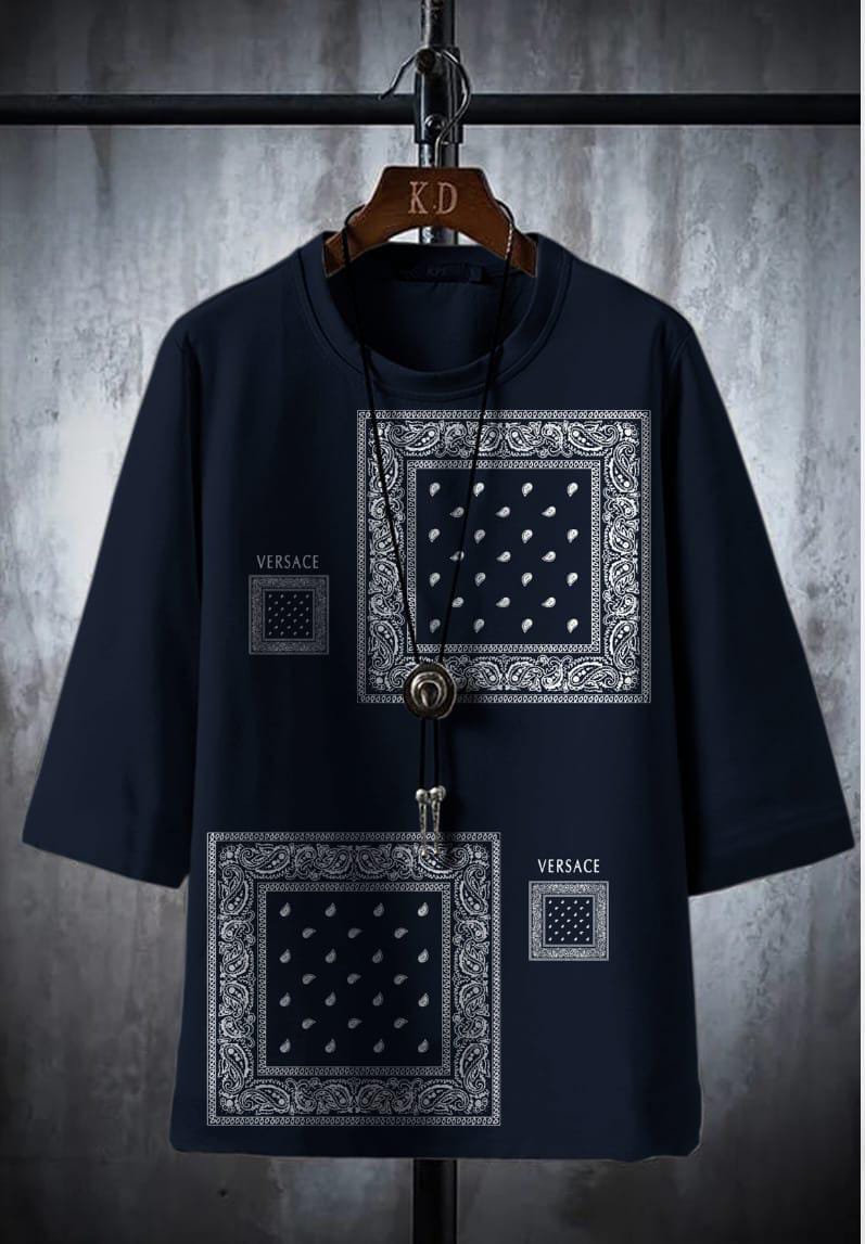 “Versace Code” Tracksuit Elegance in Motion 🖤👟